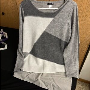 VENUS Gray and White Colorblock Long Sleeve Sweater